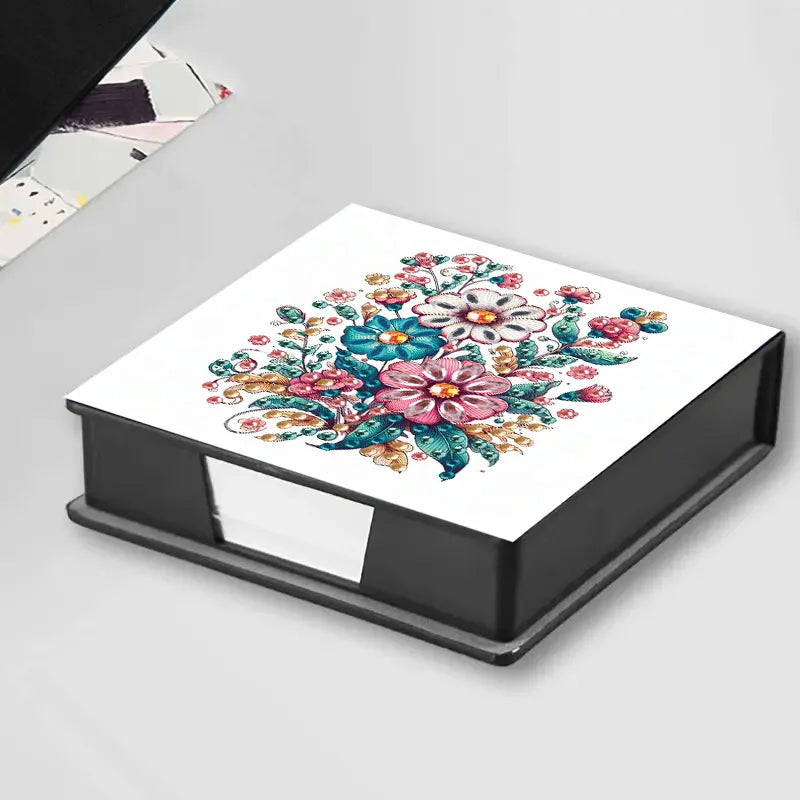 Diamond Painting Notizblock – Mini-Memobox mit 3D-Strassmotiv & 150 Blatt | 8,6 × 8,6 × 2,4 cm