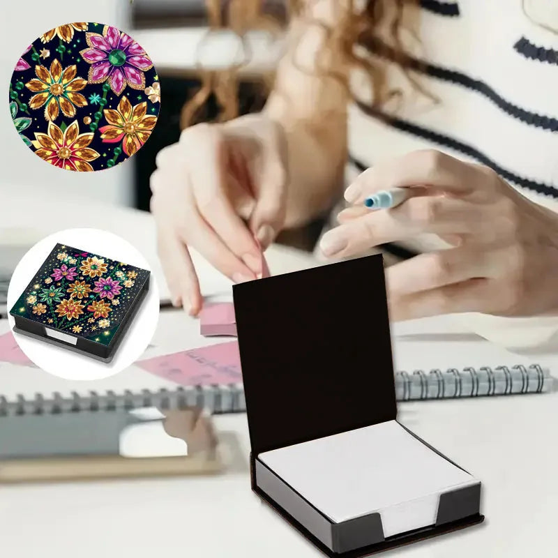 Diamond Painting Notizblock – Mini-Memobox mit 3D-Strassmotiv & 150 Blatt | 8,6 × 8,6 × 2,4 cm