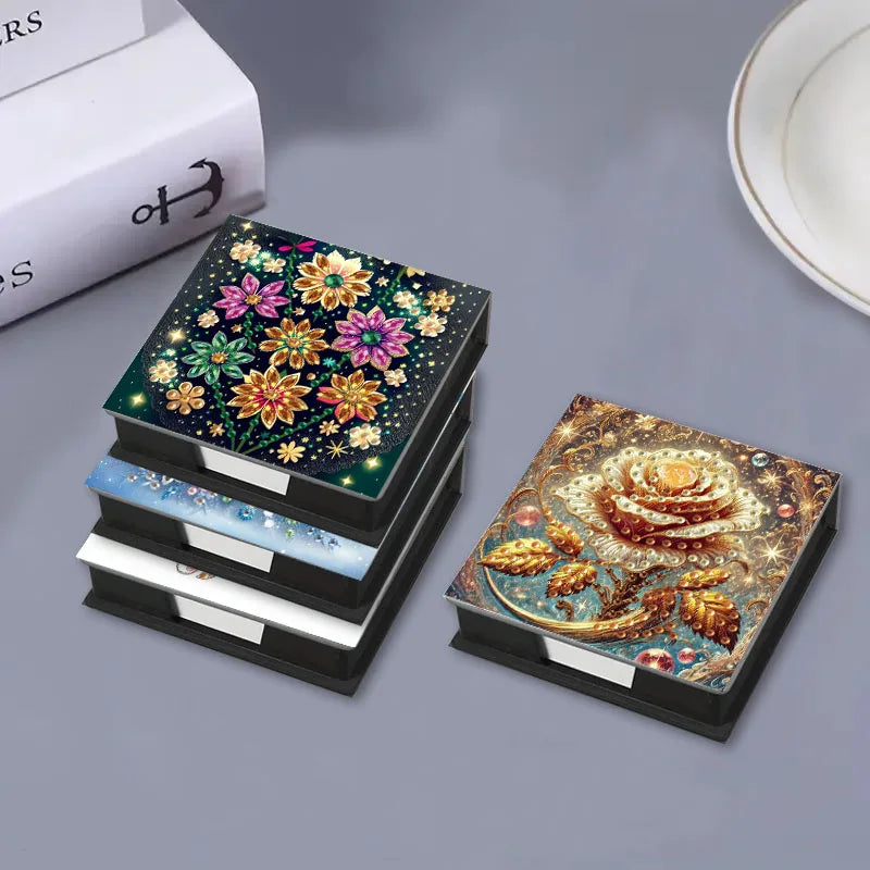 Diamond Painting Notizblock – Mini-Memobox mit 3D-Strassmotiv & 150 Blatt | 8,6 × 8,6 × 2,4 cm