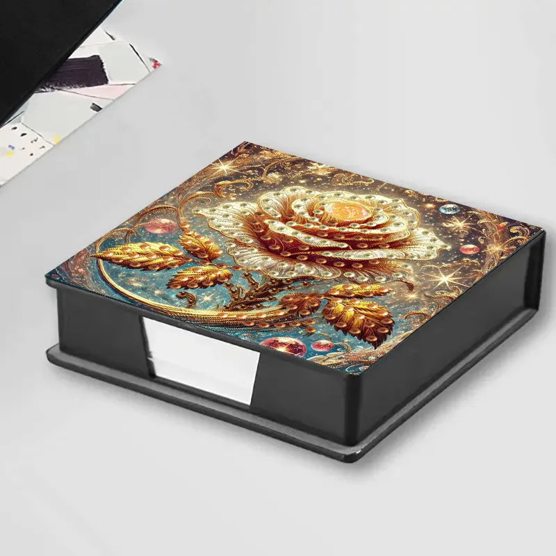 Diamond Painting Notizblock – Mini-Memobox mit 3D-Strassmotiv & 150 Blatt | 8,6 × 8,6 × 2,4 cm