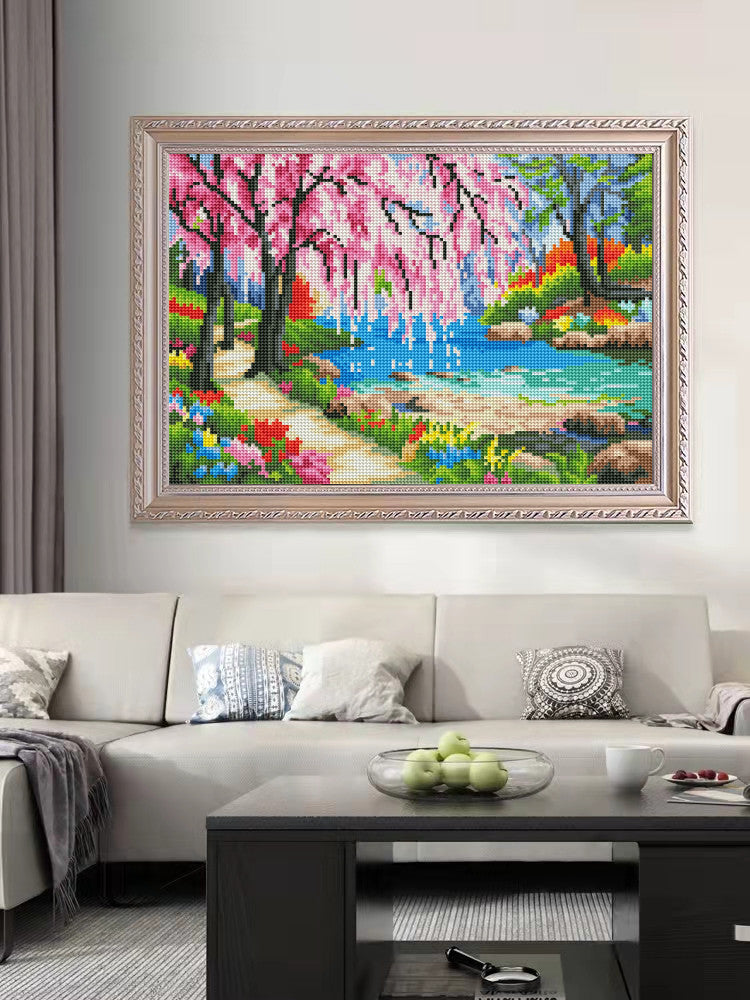 Gerahmt - Blühende Kirschblüten am Flussufer